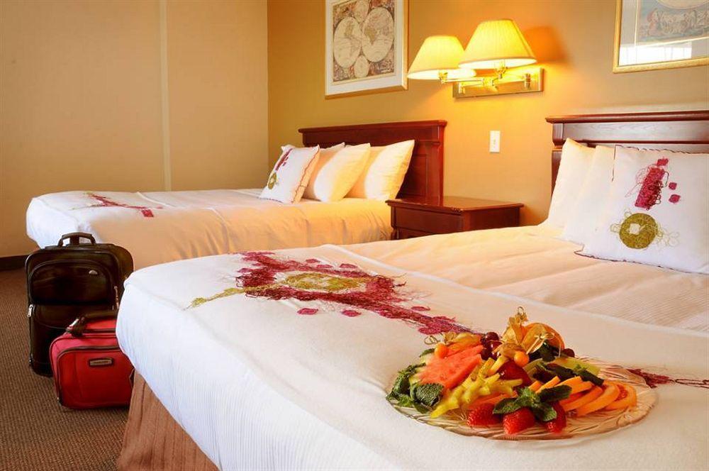 Hotel Universel Алма Екстер'єр фото