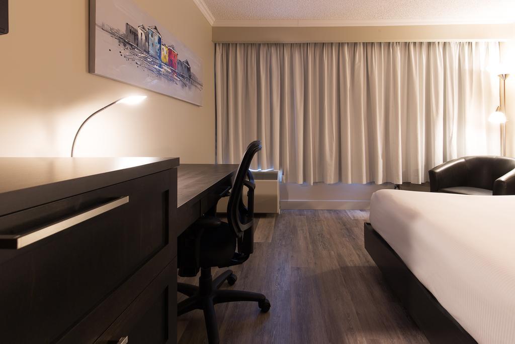 Hotel Universel Алма Екстер'єр фото