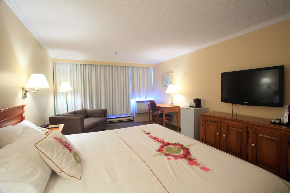 Hotel Universel Алма Екстер'єр фото