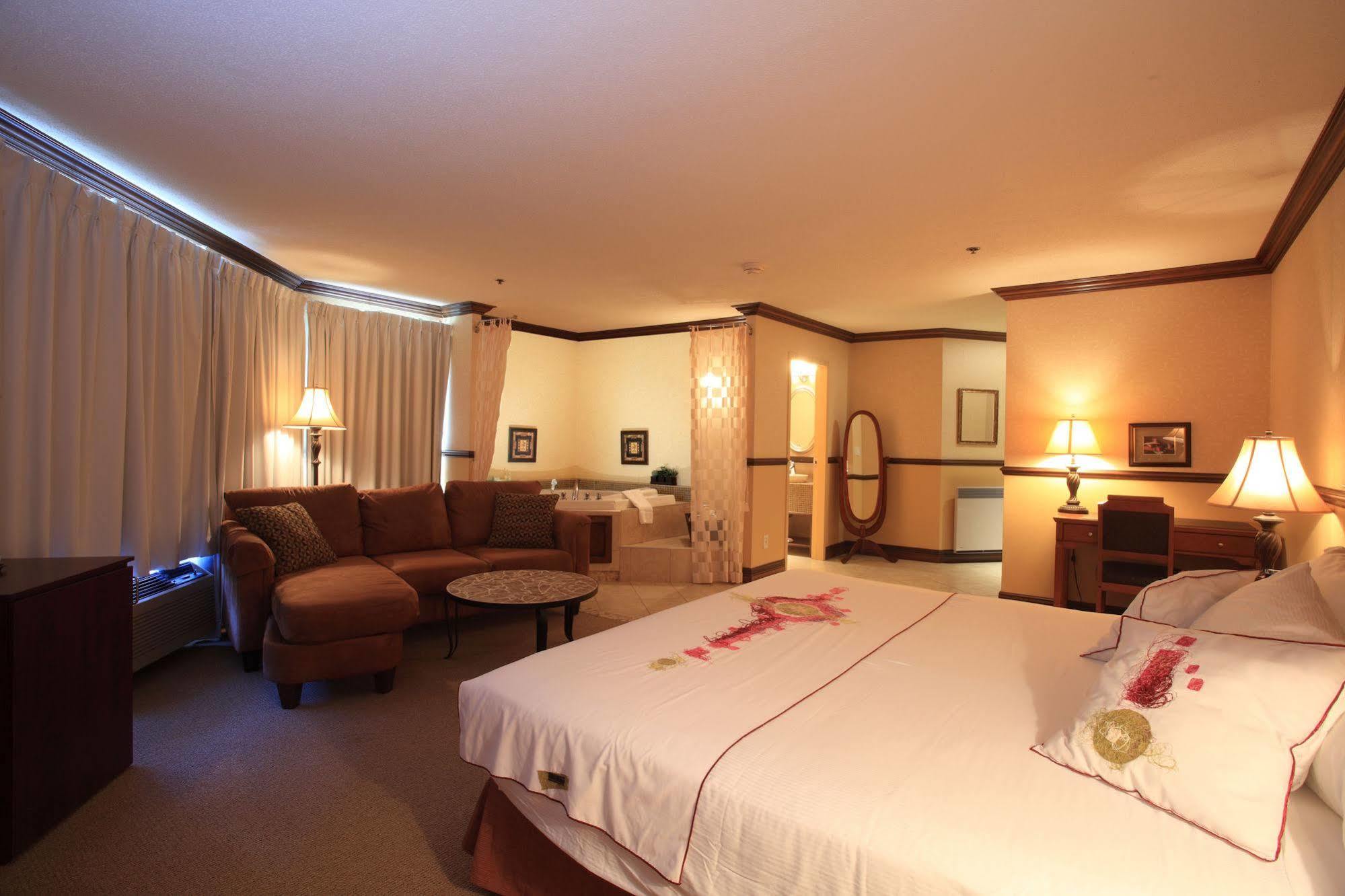 Hotel Universel Алма Екстер'єр фото